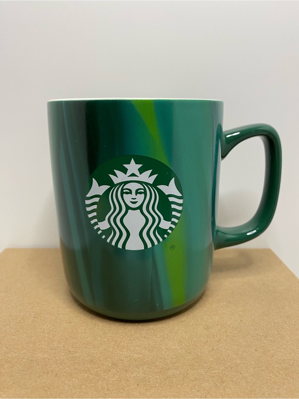 Starbucks 2022 Green Marbled Swirl Siren Logo Ceramic Coffee Mug 15 oz